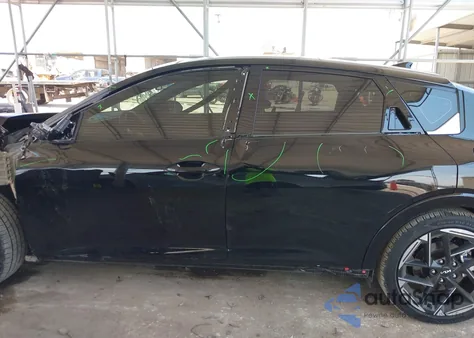 2025 Kia K4 Gt-Line z USA, uszkodzony, nr VIN 3KPFW4DEXSE065857